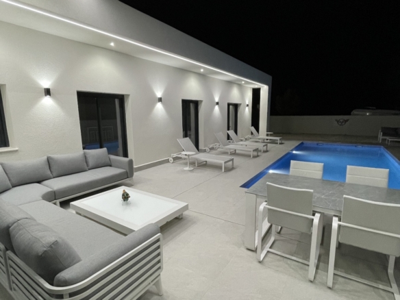Detached House in La Romana (Ref: DOSI-3260)