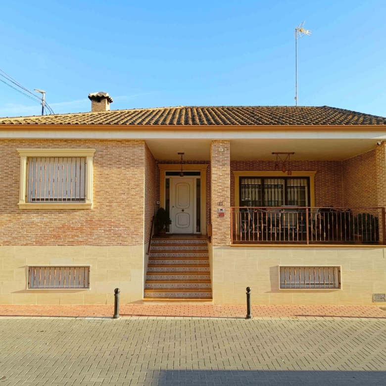 Townhouse in Hondón de los Frailes (Ref: AM-HFCNS)