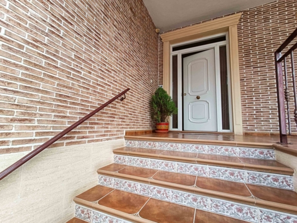 Townhouse in Hondón de los Frailes (Ref: AM-HFCNS)