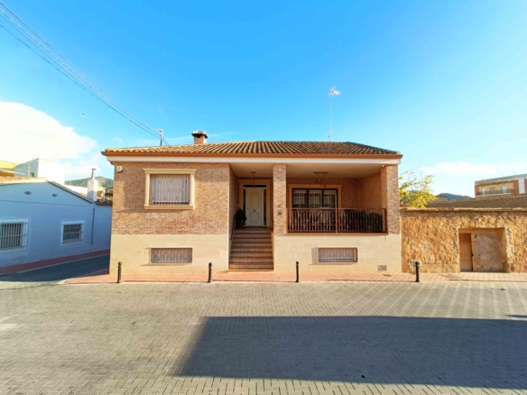 Townhouse in Hondón de los Frailes (Ref: AM-HFCNS)