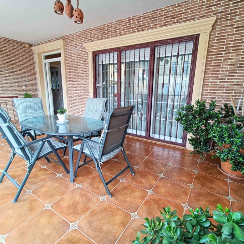 Townhouse in Hondón de los Frailes (Ref: AM-HFCNS)