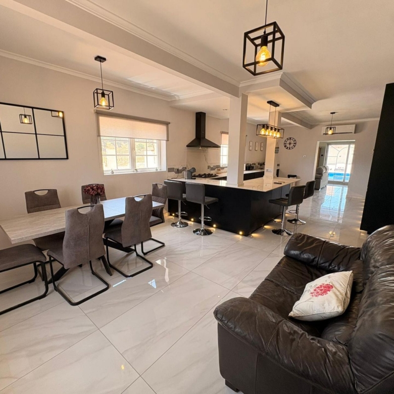 Modern Villa in Salinas (Ref: DOSI-3542)