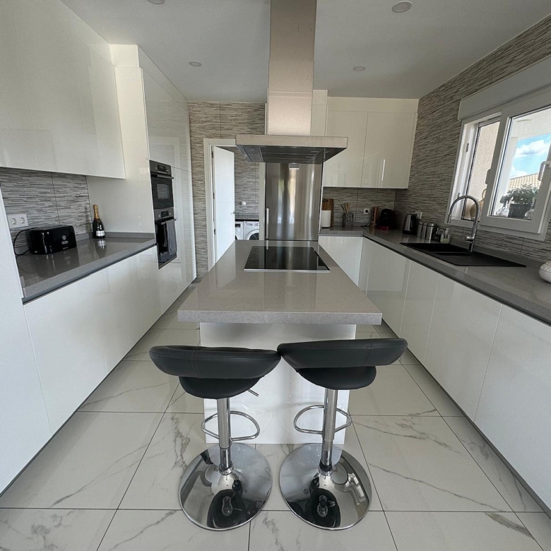 Luxurious Property in El Pinós (Ref: DOSI-3637)