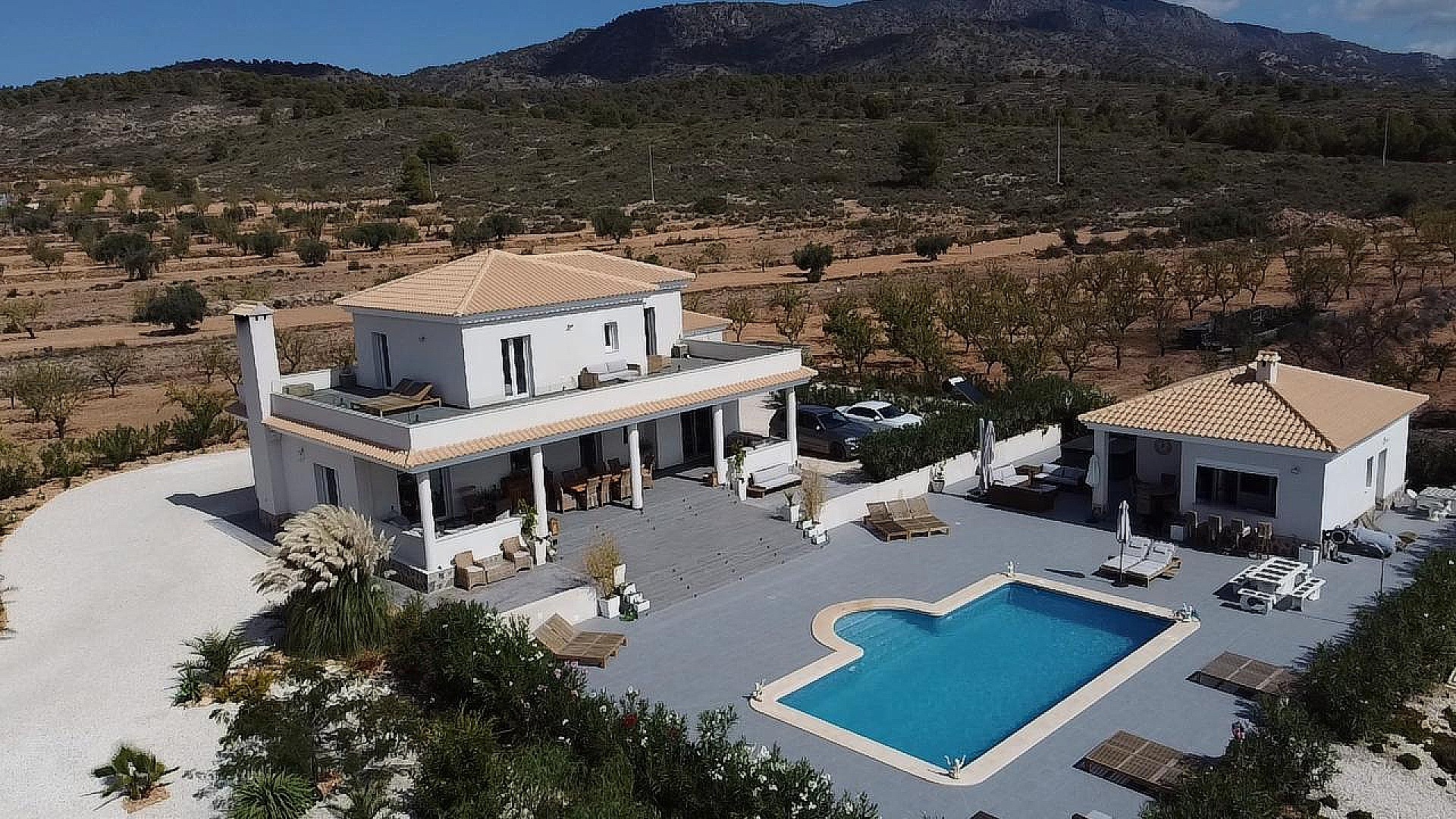 Luxurious Property in El Pinós (Ref: DOSI-3637)