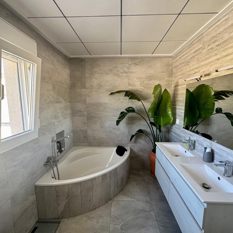 Luxurious Property in El Pinós (Ref: DOSI-3637)