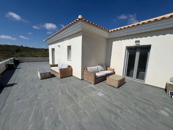 Luxurious Property in El Pinós (Ref: DOSI-3637)