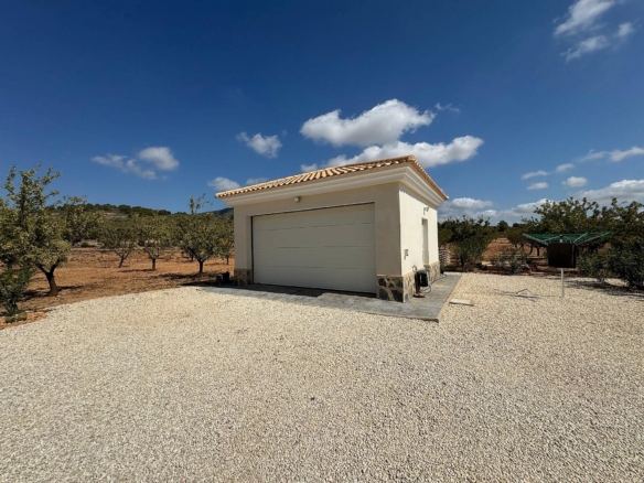 Luxurious Property in El Pinós (Ref: DOSI-3637)