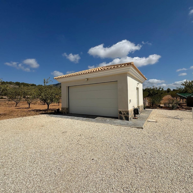 Luxurious Property in El Pinós (Ref: DOSI-3637)