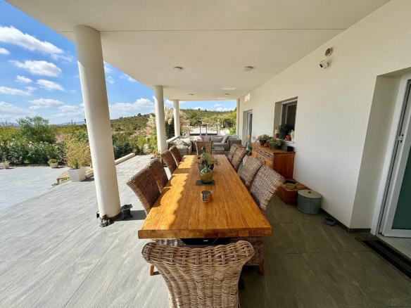 Luxurious Property in El Pinós (Ref: DOSI-3637)