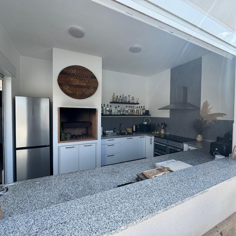 Luxurious Property in El Pinós (Ref: DOSI-3637)