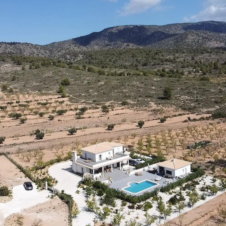 Luxurious Property in El Pinós (Ref: DOSI-3637)