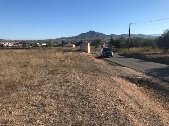 Plot in Salinas (Ref: SLN-JP98)