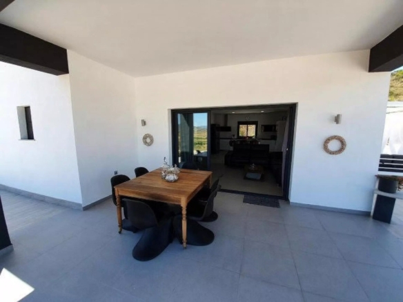 Villa in Pinoso (Ref: 9100)