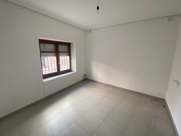 Townhouse in Sax (Ref: 23067)