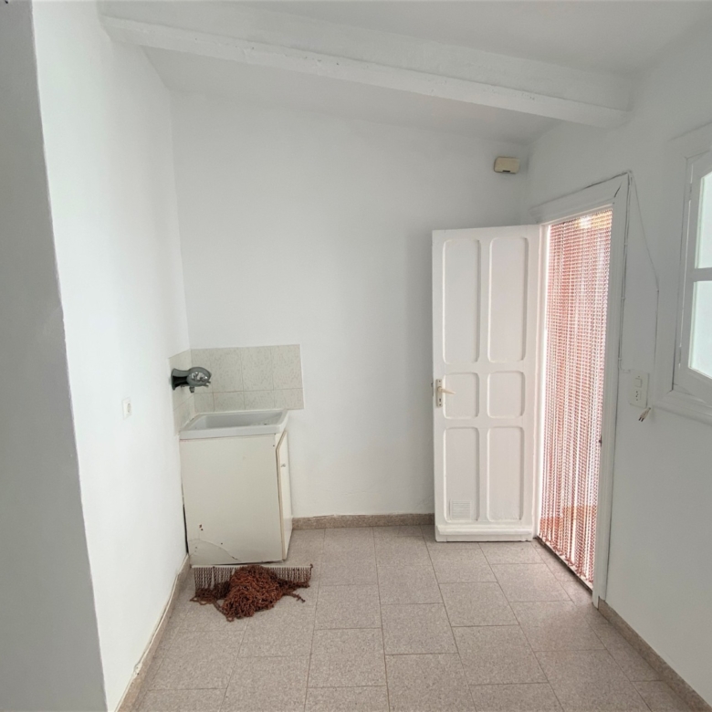 Townhouse in Sax (Ref: 23067)