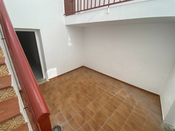 Townhouse in Sax (Ref: 23067)