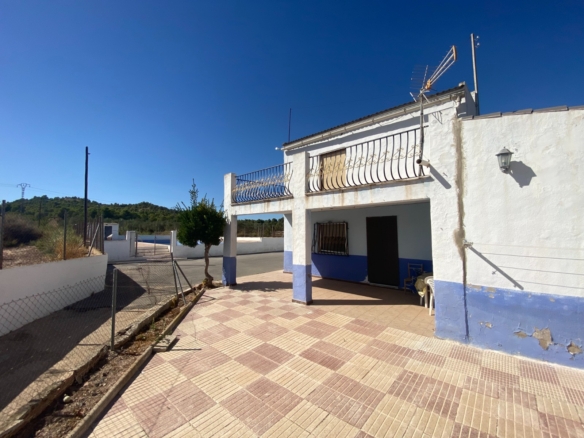 Country House in Sax (Ref: 18137)