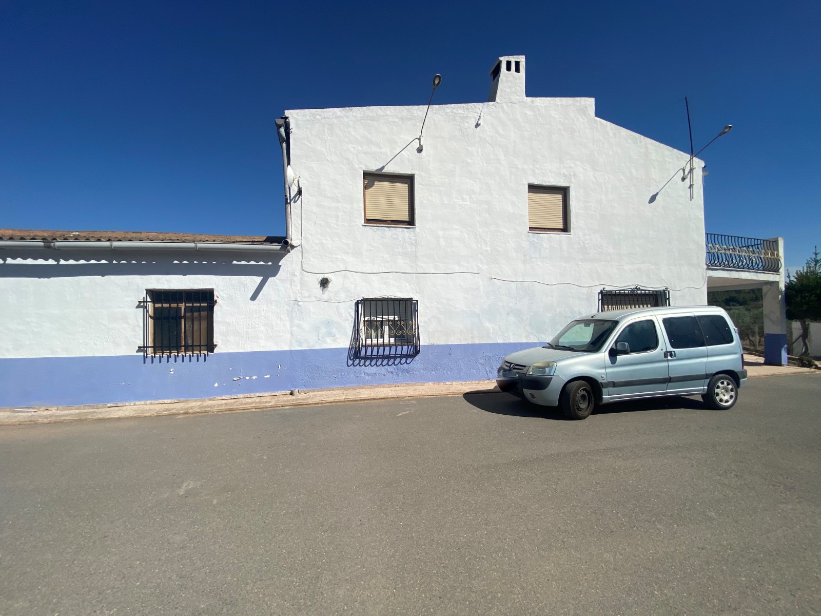Country House in Sax (Ref: 18137)