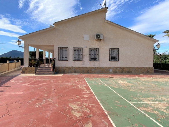 Country House in Sax (Ref: 18149)