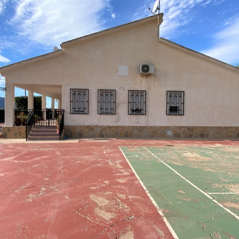 Country House in Sax (Ref: 18149)