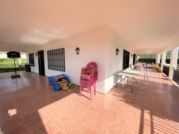 Country House in Sax (Ref: 18149)