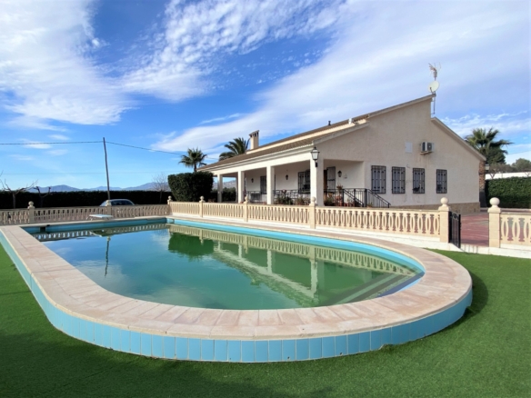 Country House in Sax (Ref: 18149)