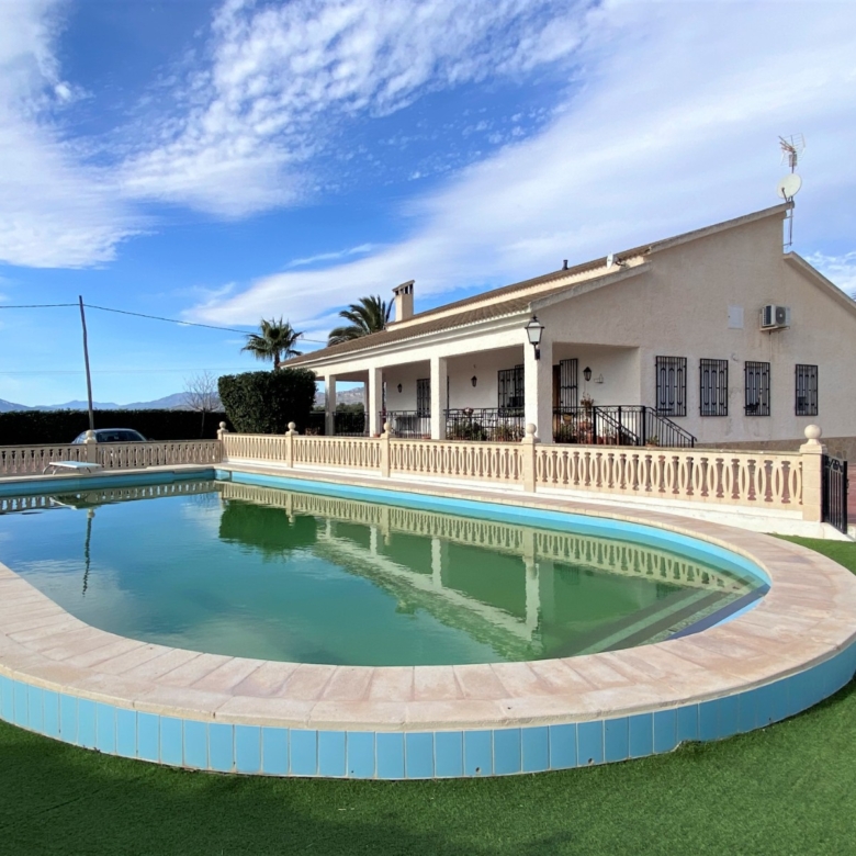 Country House in Sax (Ref: 18149)