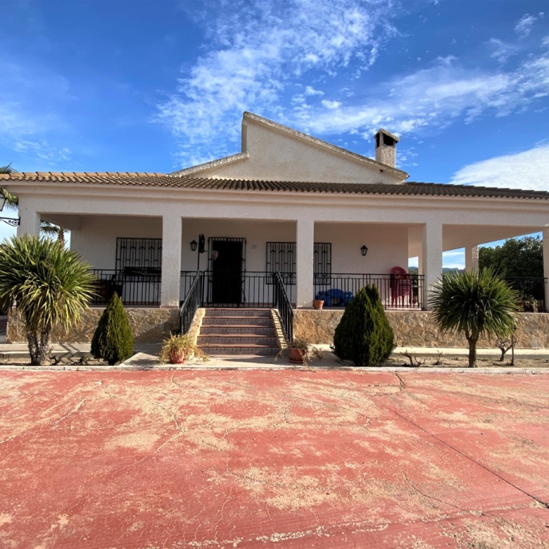 Country House in Sax (Ref: 18149)