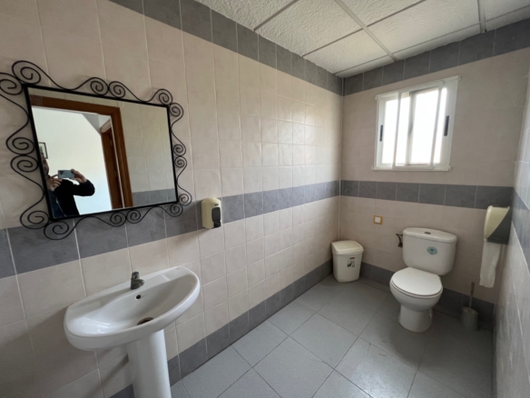 Commercial in Macisvenda (Ref: MC-EUG65)