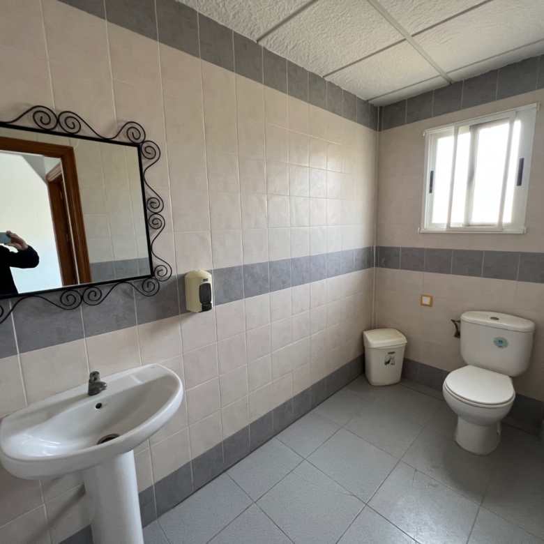 Commercial in Macisvenda (Ref: MC-EUG65)