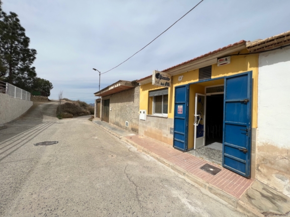 Commercial in Macisvenda (Ref: MC-EUG65)
