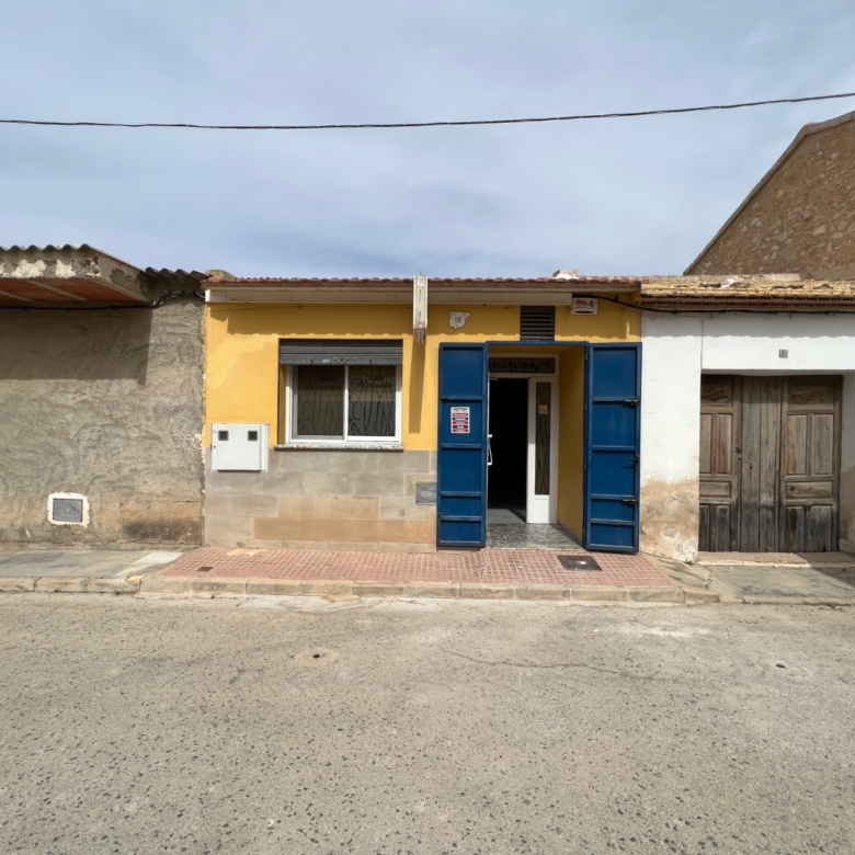 Commercial in Macisvenda (Ref: MC-EUG65)