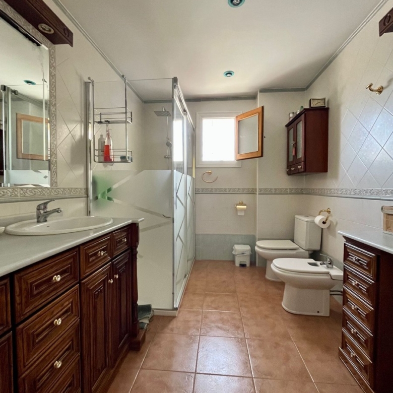 Townhouse in Sax (Ref: 23096)