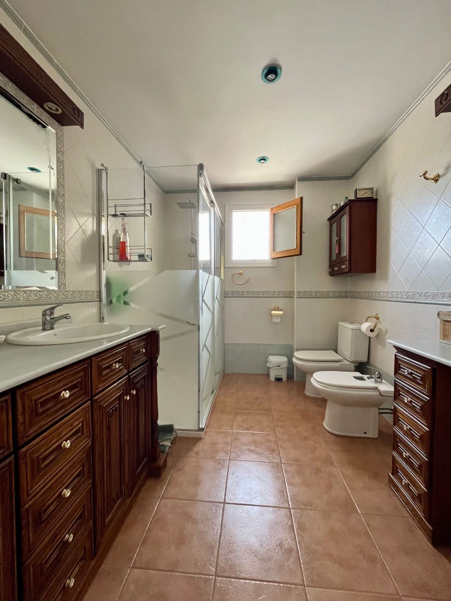 Townhouse in Sax (Ref: 23096)