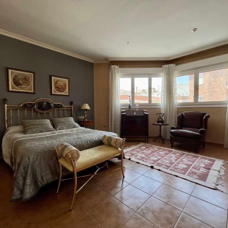 Townhouse in Sax (Ref: 23096)
