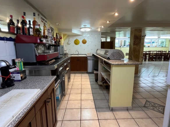 Townhouse in Sax (Ref: 23096)