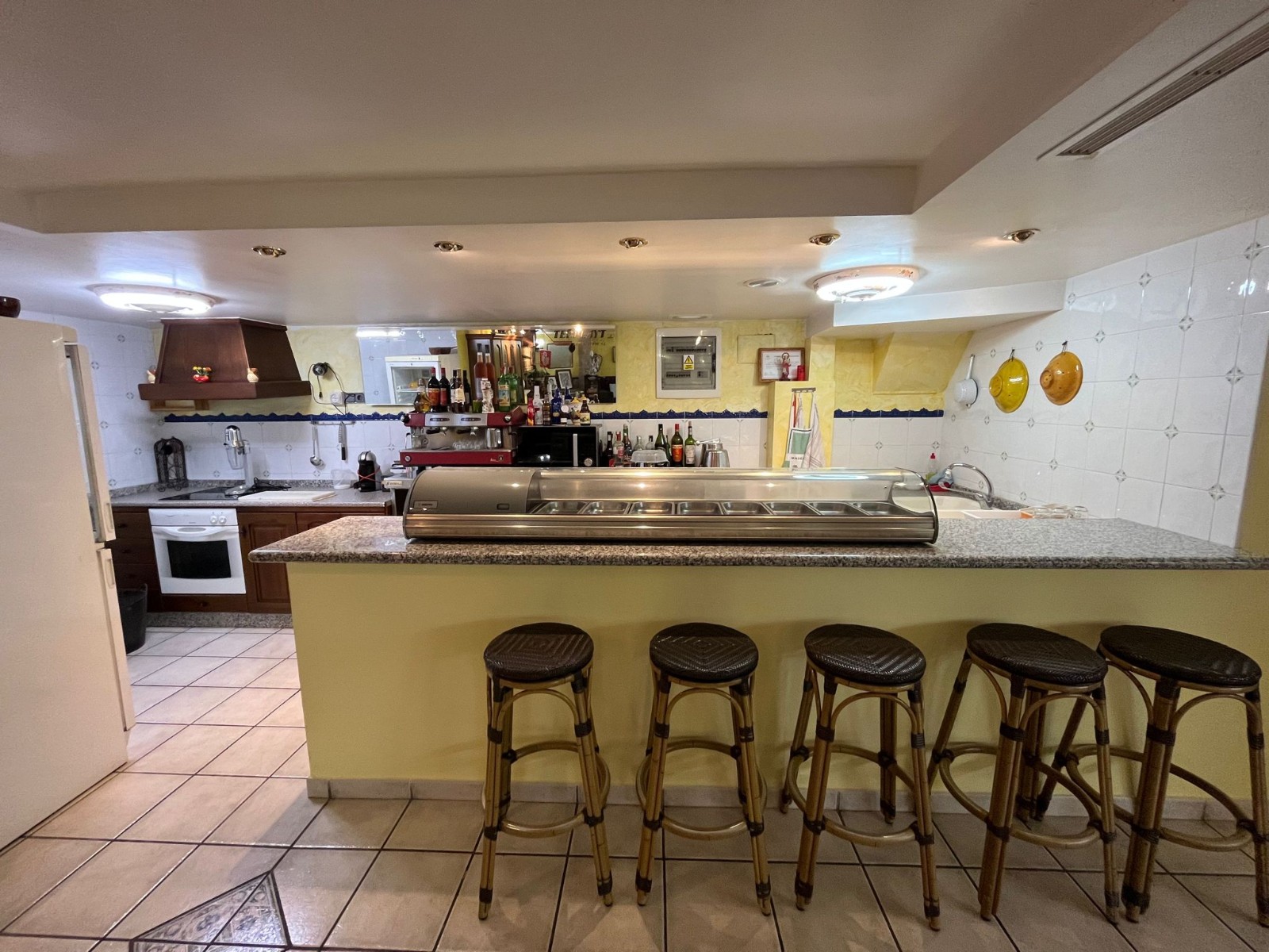 Townhouse in Sax (Ref: 23096)