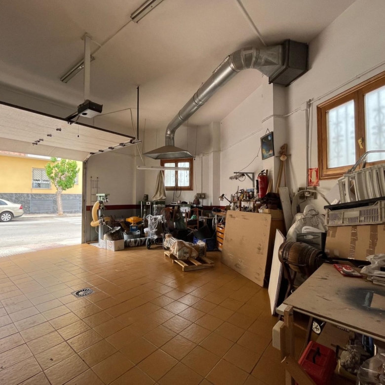 Townhouse in Sax (Ref: 23096)