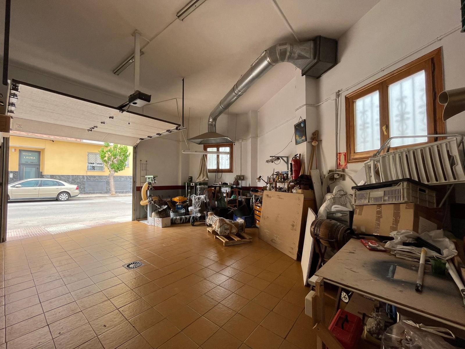 Townhouse in Sax (Ref: 23096)