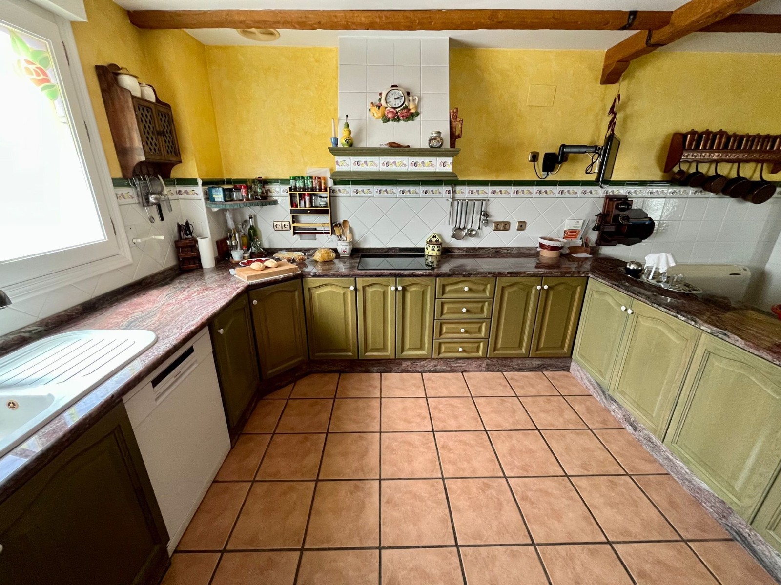 Townhouse in Sax (Ref: 23096)