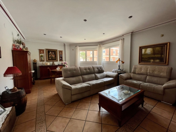 Townhouse in Sax (Ref: 23096)