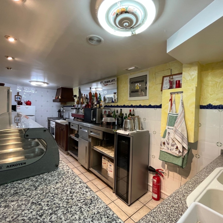 Townhouse in Sax (Ref: 23096)
