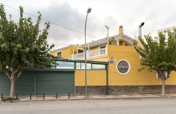 Townhouse in Sax (Ref: 23096)