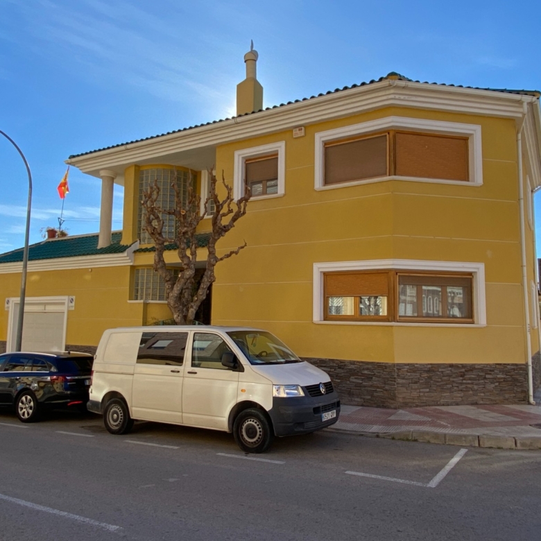 Townhouse in Sax (Ref: 23096)