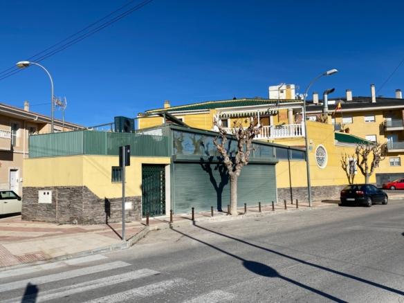 Townhouse in Sax (Ref: 23096)