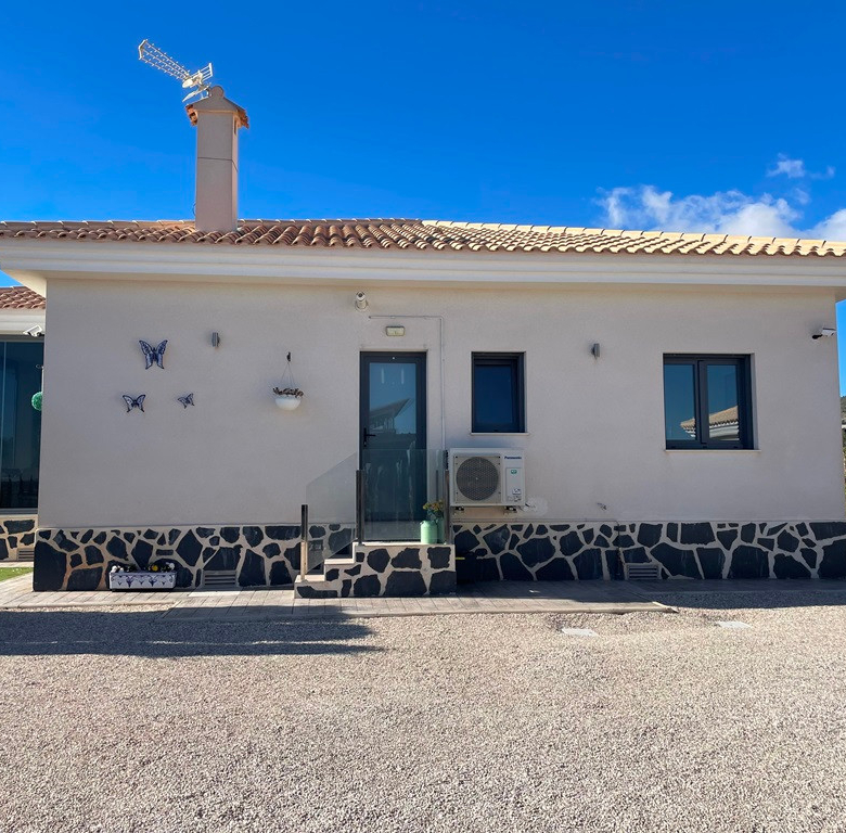 Villa in Pinoso (Ref: AM-PNLCY120)