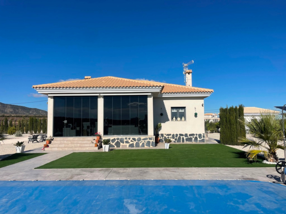 Villa in Pinoso (Ref: AM-PNLCY120)