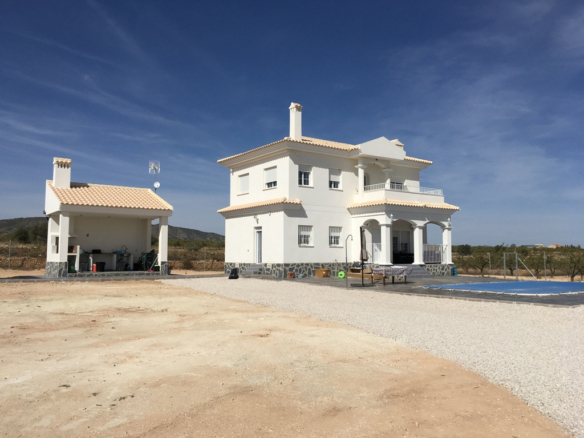 Villa in Pinoso (Ref: AM-PNLCY150)