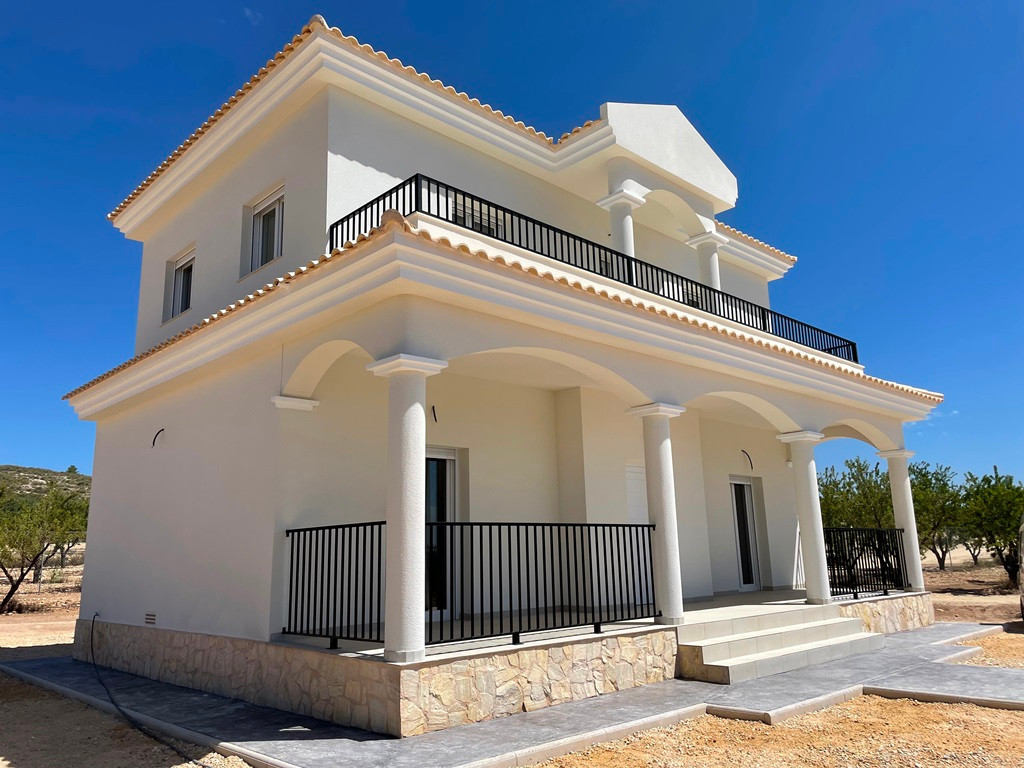 Villa in Pinoso (Ref: AM-PNLCY163)