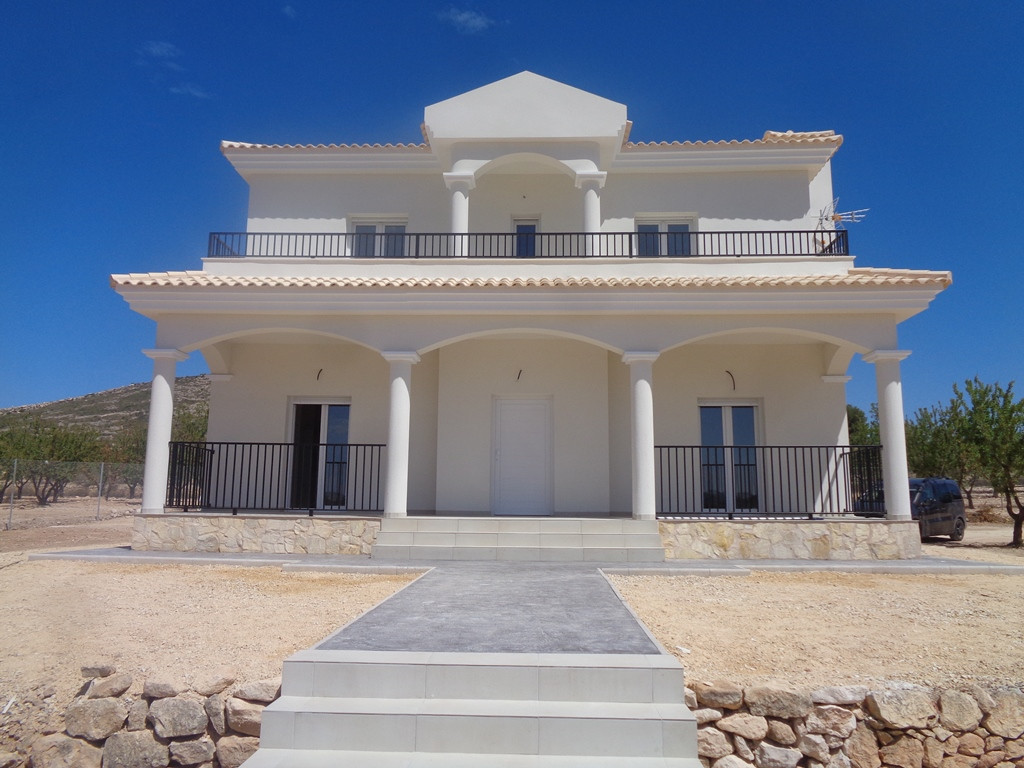 Villa in Pinoso (Ref: AM-PNLCY163)